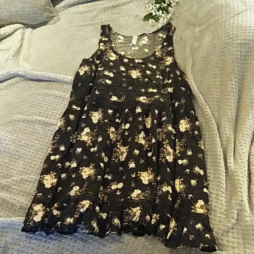 Mudd black with yellow flowers  sundress